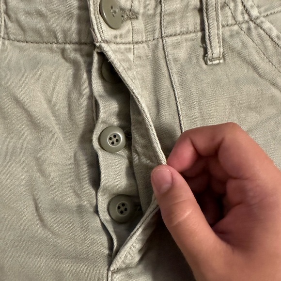American Eagle Shorts Army Green Button Up Raw Hem - Picture 2 of 4